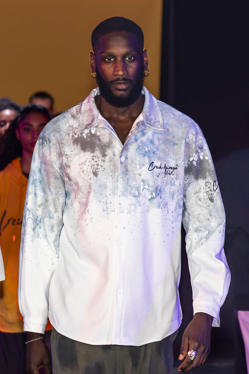 CHEMISE HAUTE COUTURE À MANCHES LONGUES, COUPE OVERSIZE, AVEC DEUX FENTES, EN POLYESTER ET COTON IMPRIMÉ – CREKMONGA PARIS – COLLECTION LIMITÉE