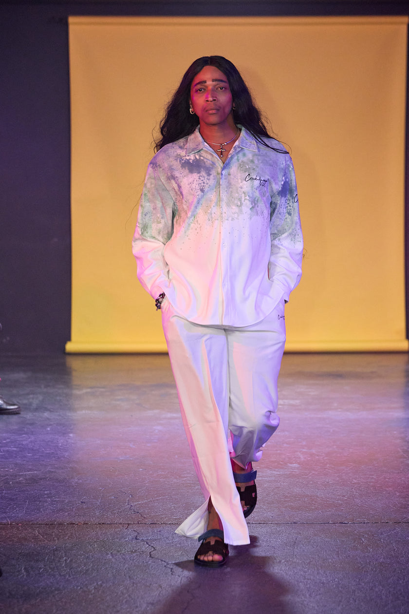 CHEMISE HAUTE COUTURE À MANCHES LONGUES, COUPE OVERSIZE, AVEC DEUX FENTES, EN POLYESTER ET COTON IMPRIMÉ – CREKMONGA PARIS – COLLECTION LIMITÉE